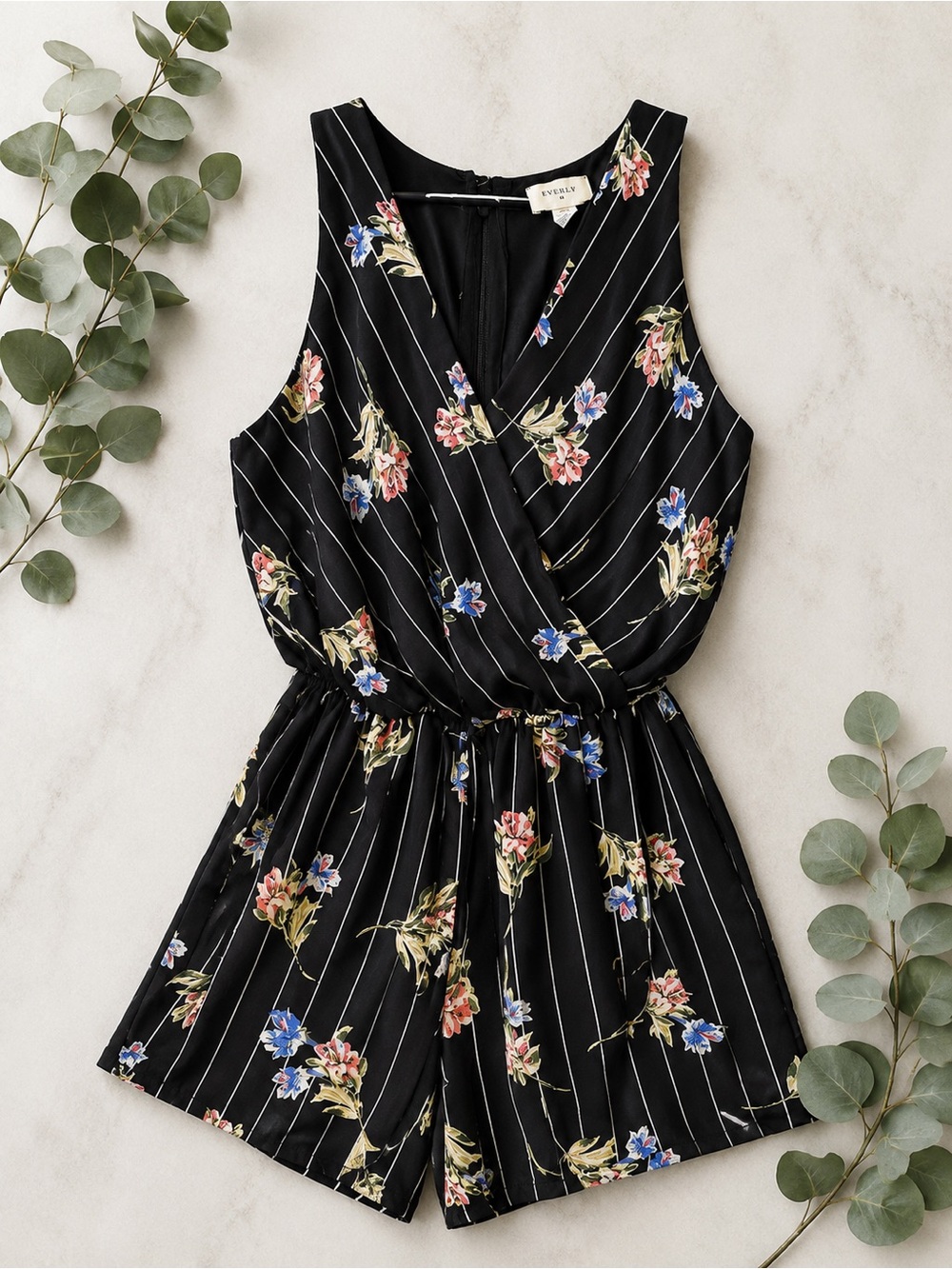 Anthropologie Everly Short Romper Sz S Faux Wrap Sleeveless V Neck Floral